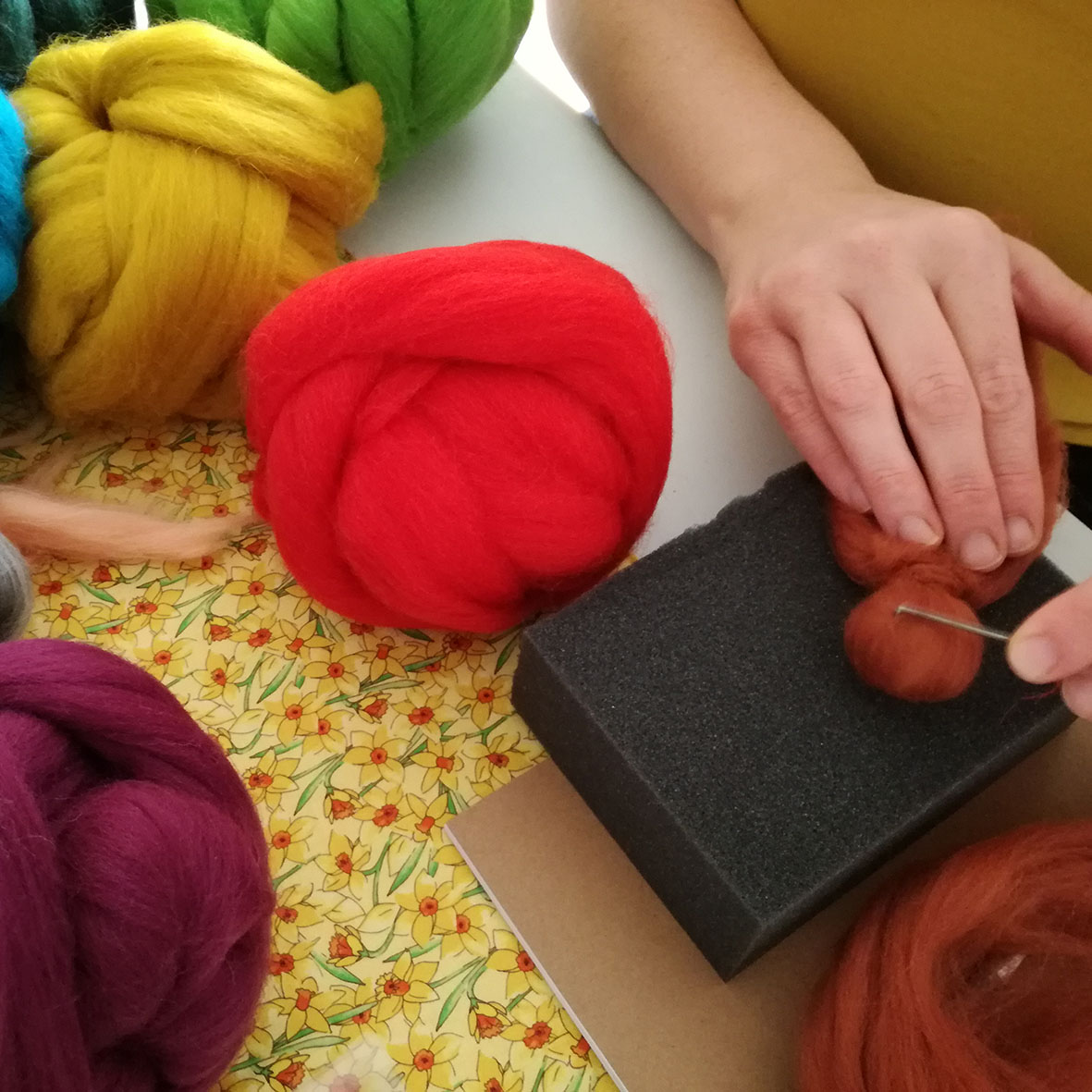 atelier feutre: création d&#39;un petite fée porte-bonheur