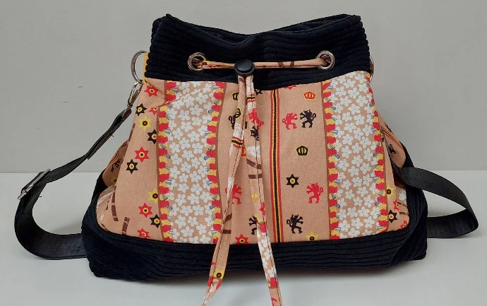 Sac cousu par By Mel dans mon tissu Costume du Gille