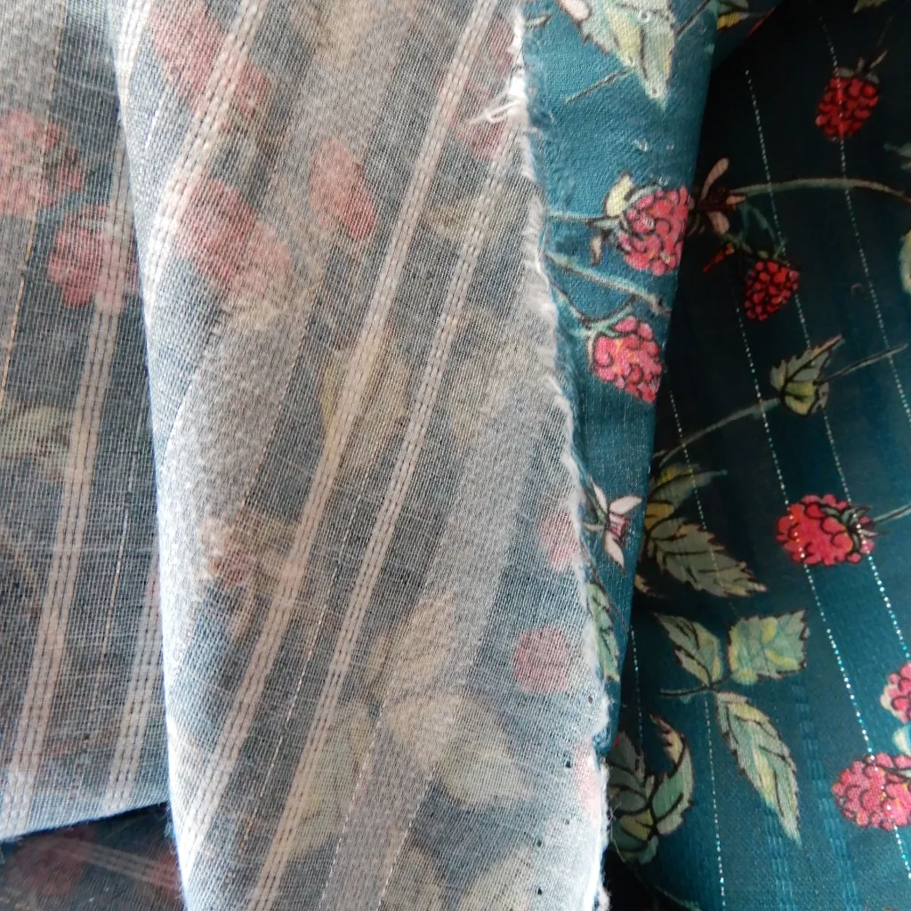 Voile lurex framboise envers.webp