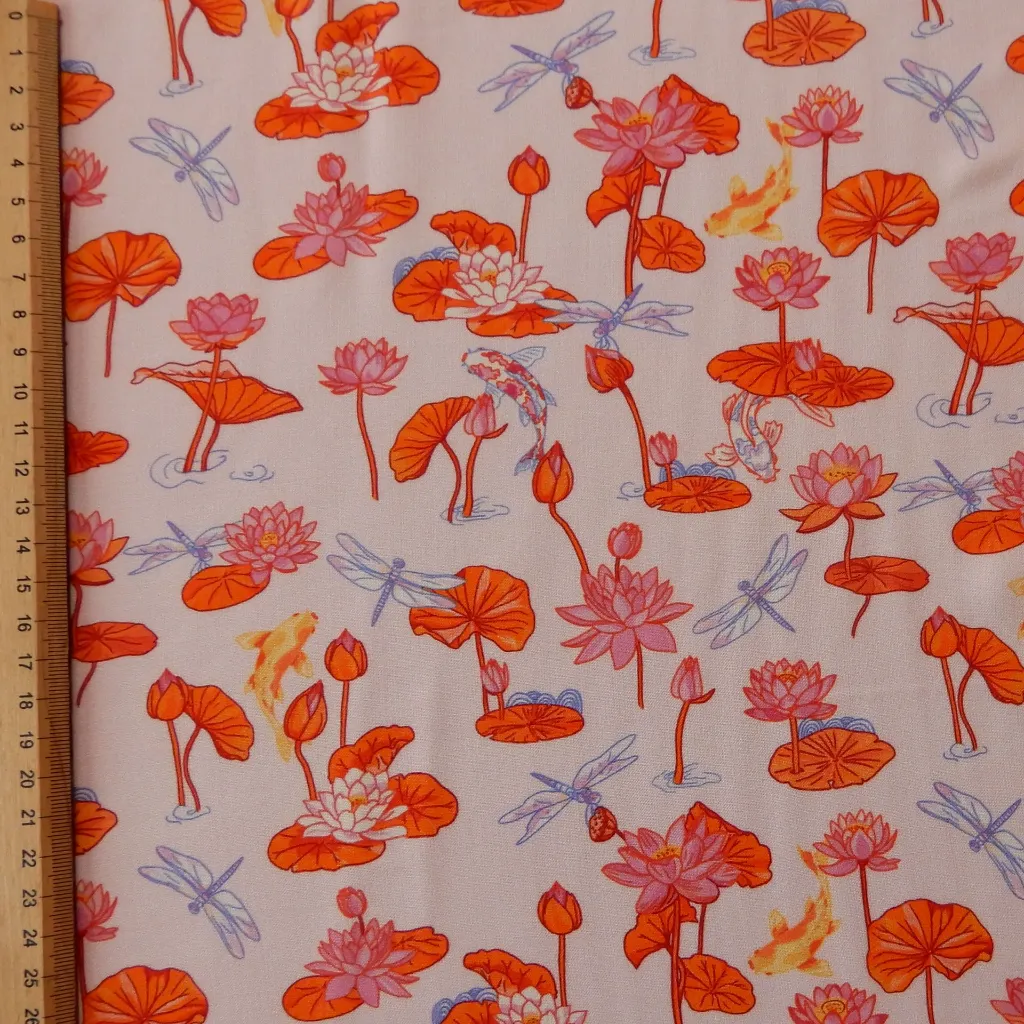 Lotus et libellules rose règle.webp