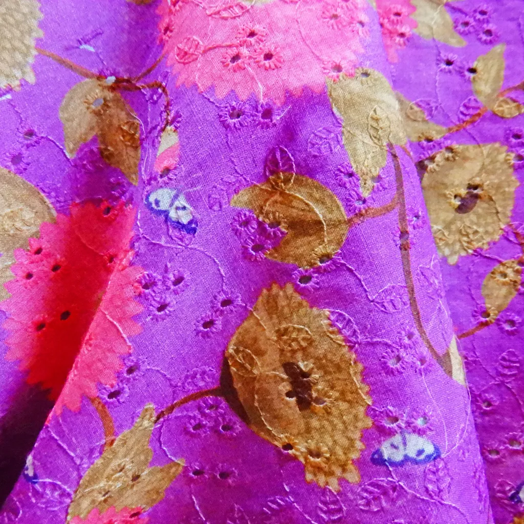 IND brodé mauve fleurs roses et papillons 1c.webp