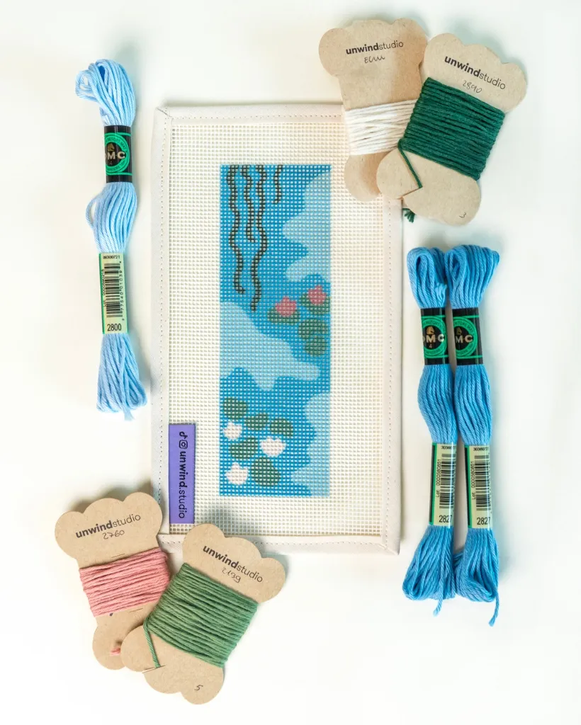 kit broderie canevas - marque page - lotus monet 1.webp