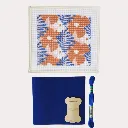 kit broderie canevas - pochette à lunettes - grandes fleurs 1.webp