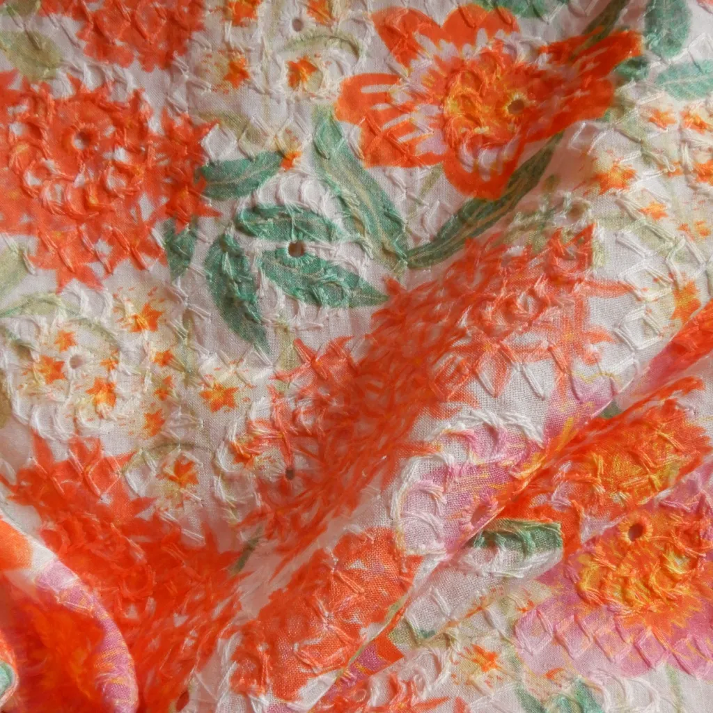fleurs corail brodé 4.webp