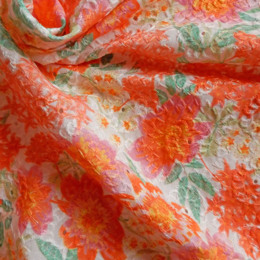 fleurs corail brodé 1c.webp
