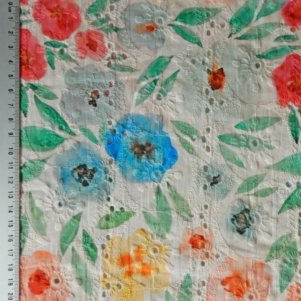 fleurs multicolores brodé 4.webp