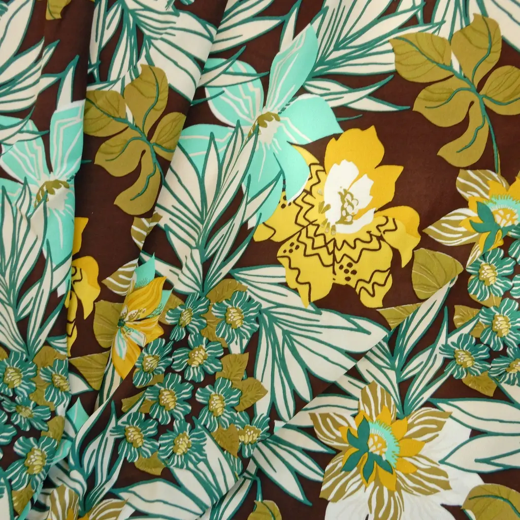 crepe-viscose-brun-grandes-fleurs-tissu-dormant-1.webp