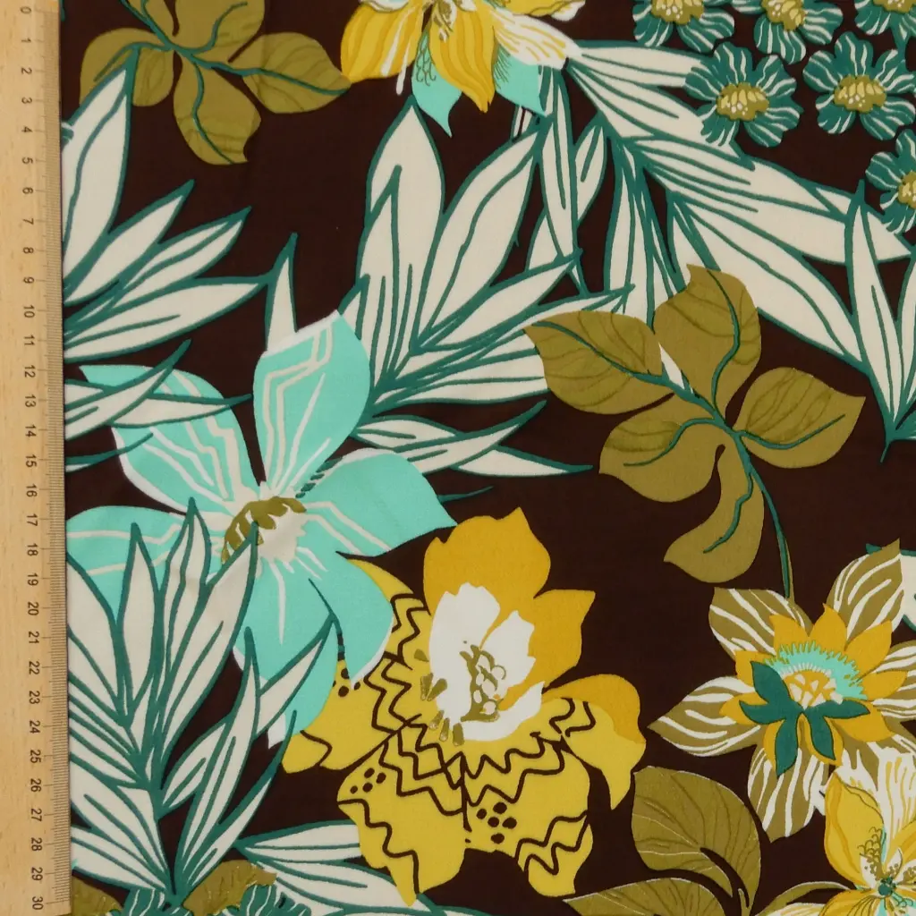 crepe-viscose-brun-grandes-fleurs-tissu-dormant-4.webp