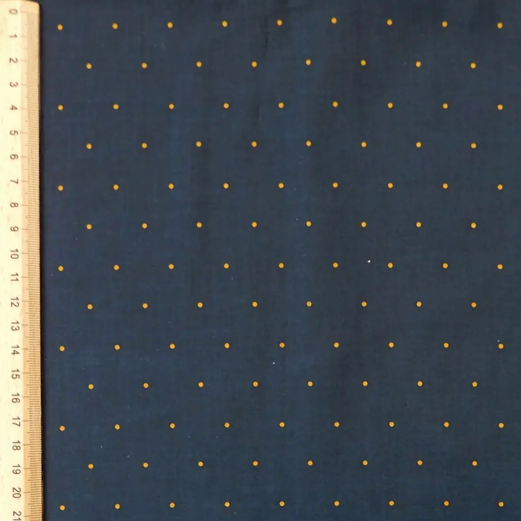 tissu-dormant-coton-bleu-fonce-a-pois-2.webp
