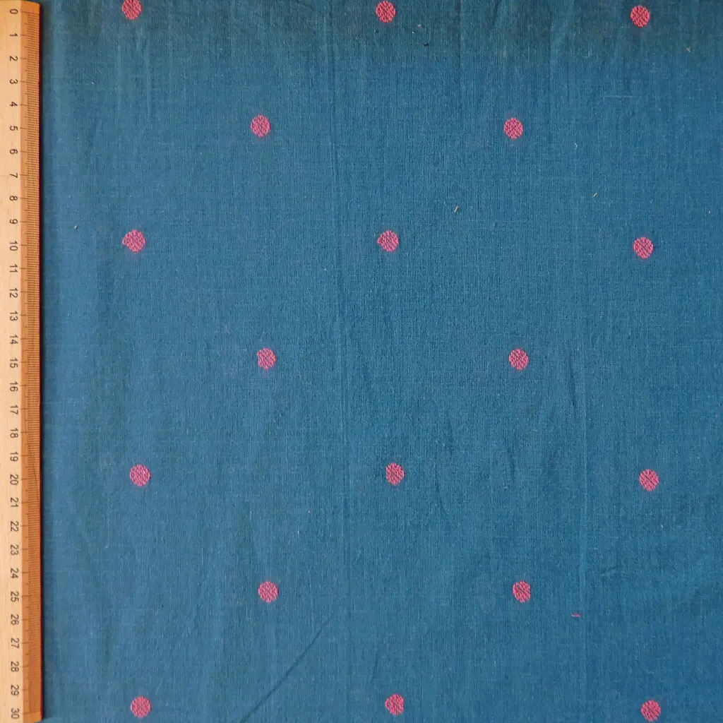 tissu indien bleu à petits ronds roses tissés règle.webp