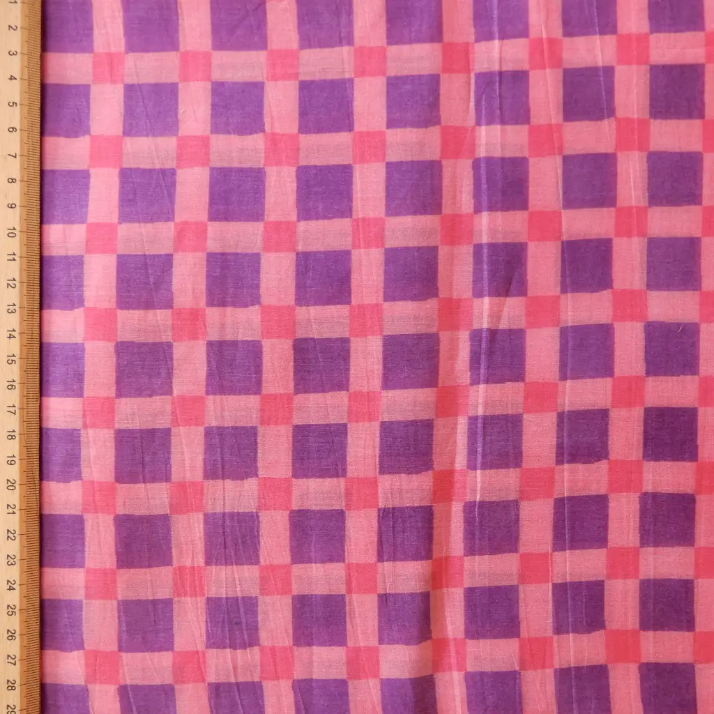 voile de coton imprimé carreaux mauve et rose règle.webp