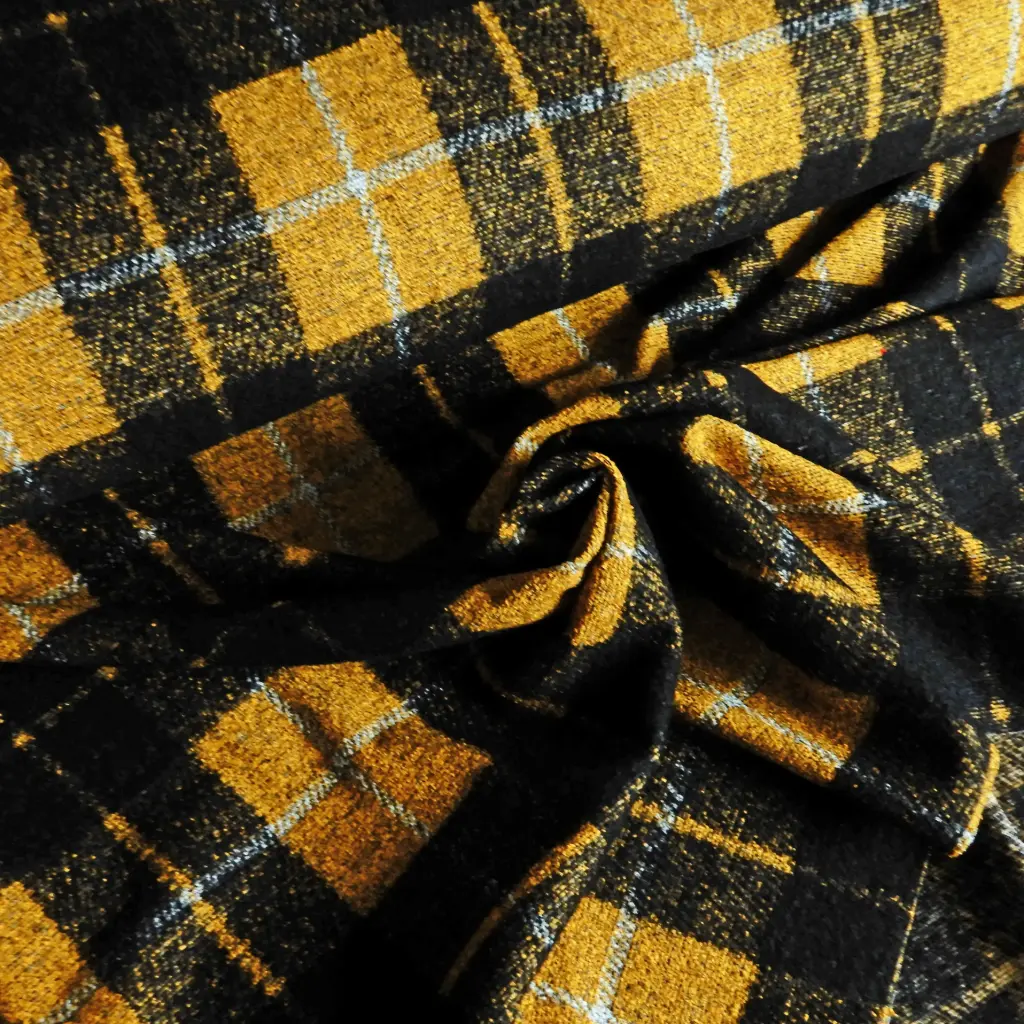 Maille épaisse tartan moutarde et noir  