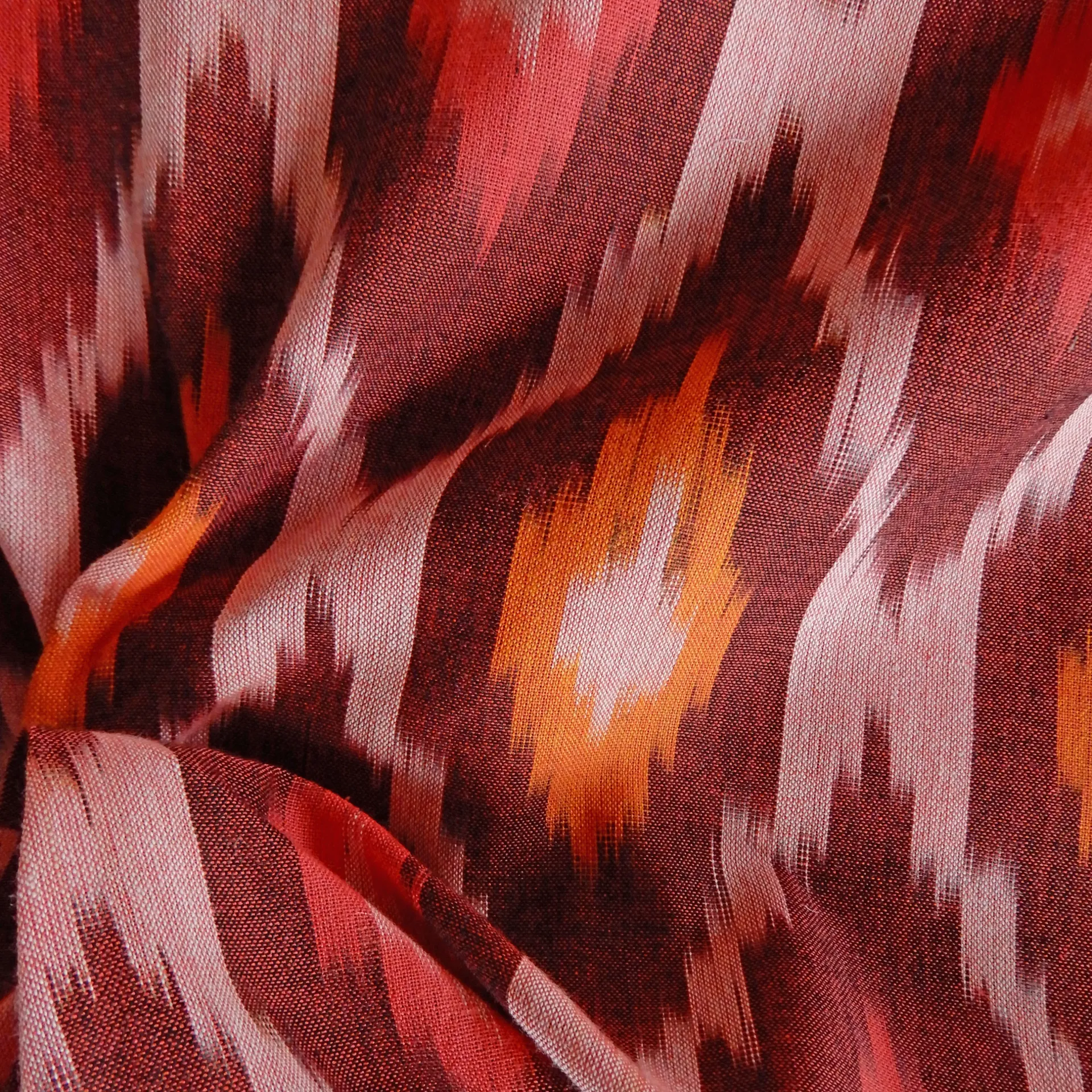 Tissu Ikat Bordeaux