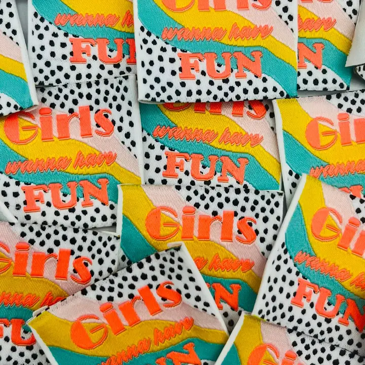 Etiquette Girls wanna have fun