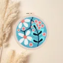 Kit punch needle Fleurs blanches